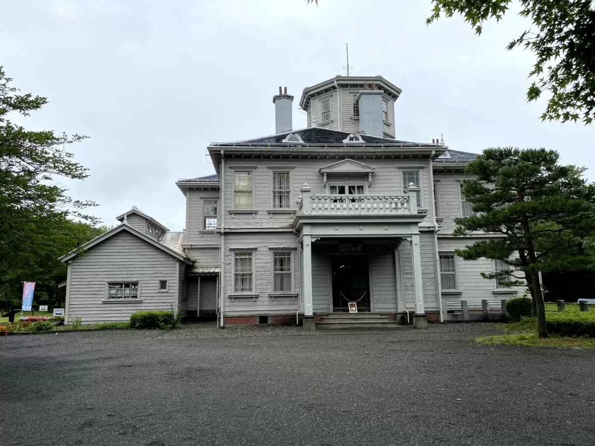 天鏡閣（秋の外観）